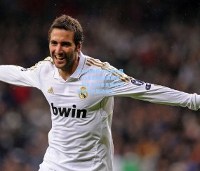 mk体育_尘封往事揭开红黑内幕，03年欧冠决赛前夜，因扎吉与舍瓦更衣室激烈争执震动米兰